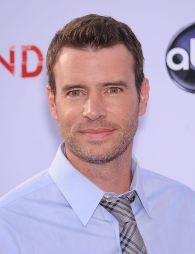 LOS ANGELES - MAY 16:  Scott Foley arrives to the "Scandal" Seas
